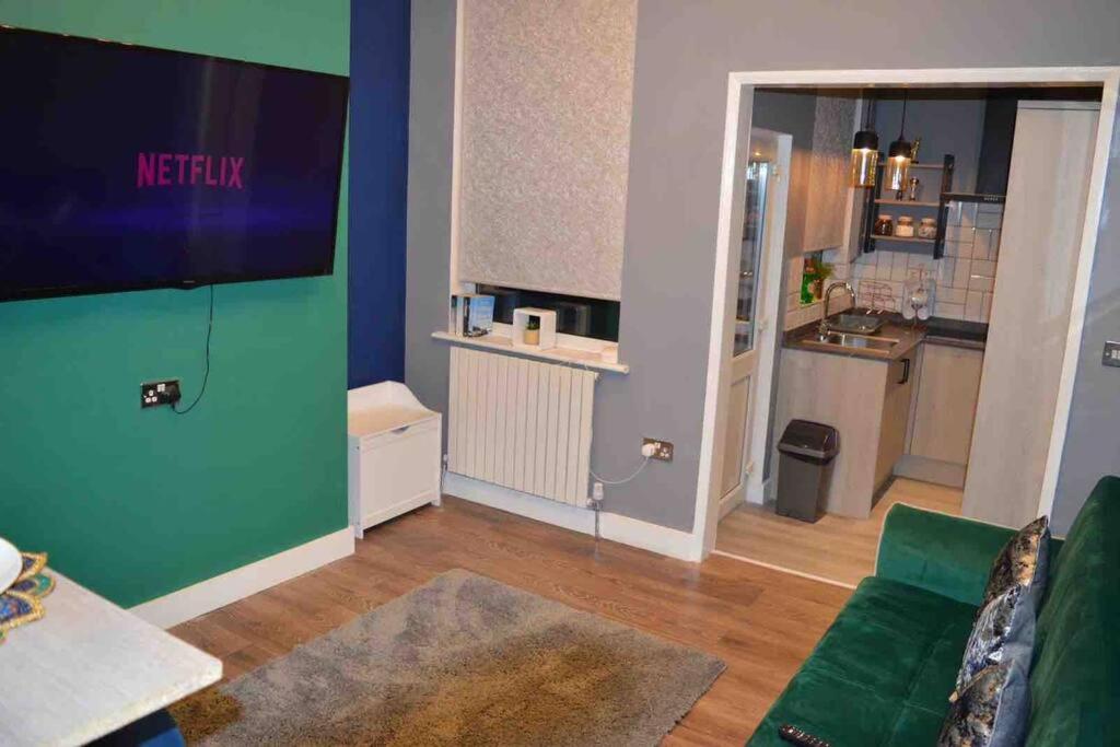 Unique 4 Bed House In Derby Perfect For Contractors And Families 빌라 외부 사진