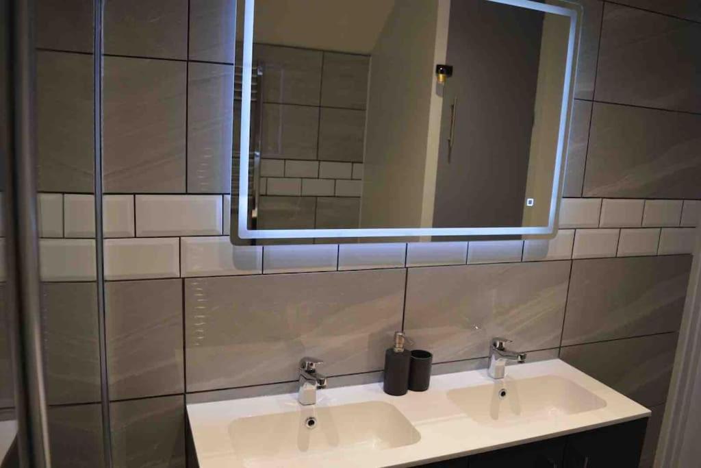 Unique 4 Bed House In Derby Perfect For Contractors And Families 빌라 외부 사진