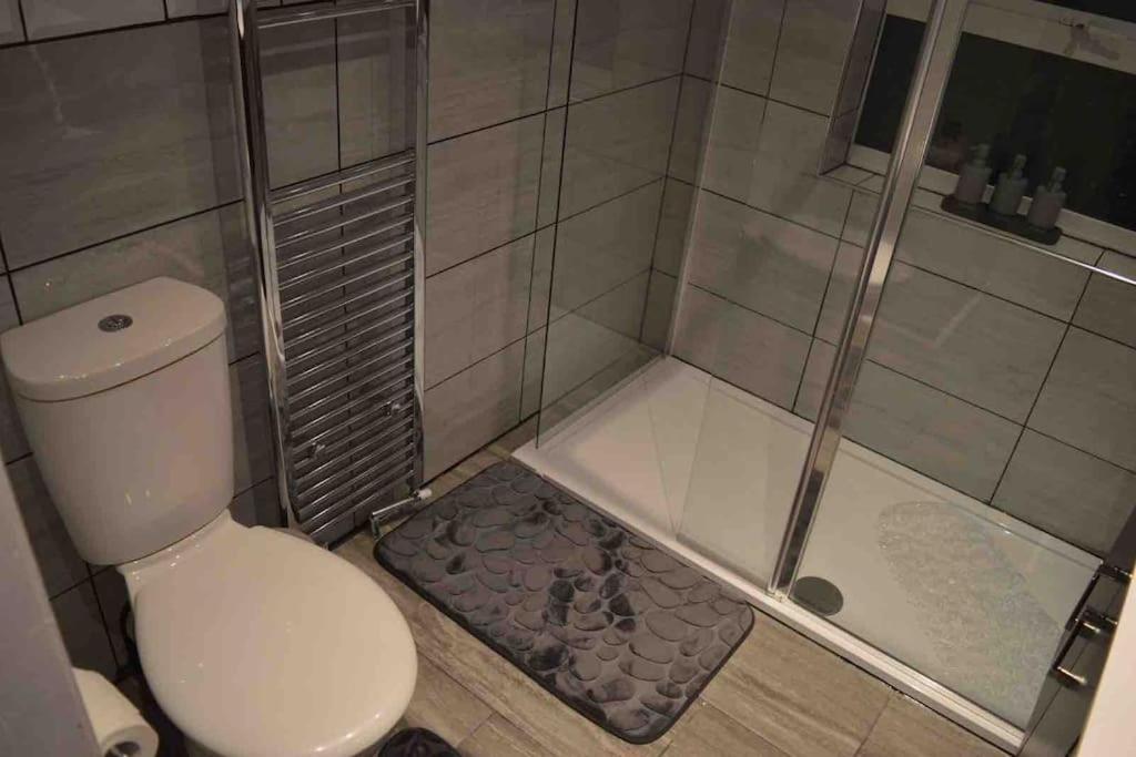 Unique 4 Bed House In Derby Perfect For Contractors And Families 빌라 외부 사진