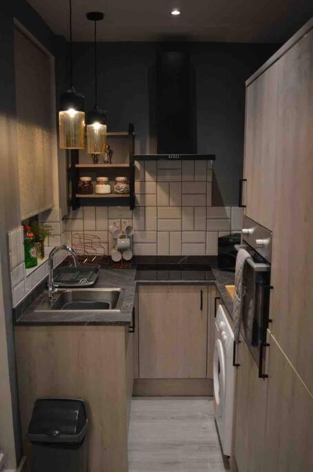 Unique 4 Bed House In Derby Perfect For Contractors And Families 빌라 외부 사진